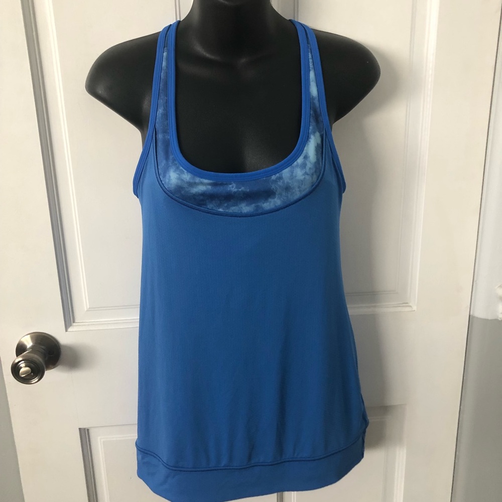 Lululemon women’s workout tank size small.